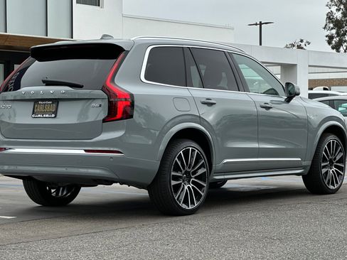 New 2025 Volvo XC90 B6 Core image 5