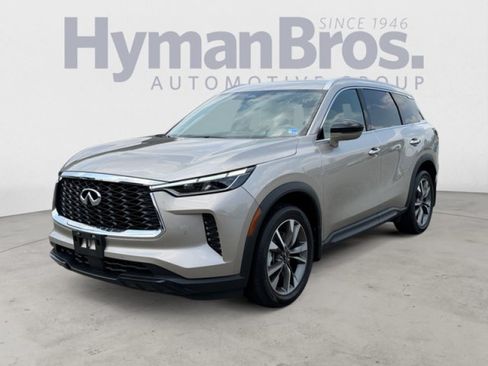 Certified 2025 INFINITI QX60 Luxe w/ Vision Package AWD/4WD image 7
