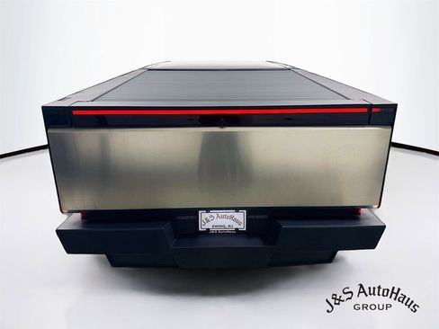 Used 2024 Tesla Cybertruck AWD Crew Cab image 6