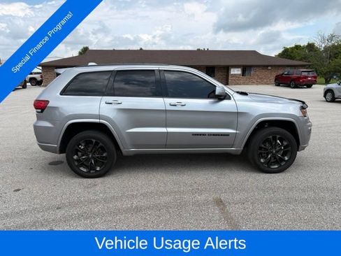 Used 2018 Jeep Grand Cherokee Altitude AWD/4WD image 7