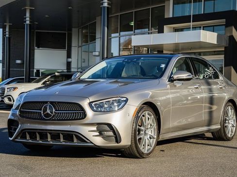 Used 2023 Mercedes-Benz E 450 E 450 image 3