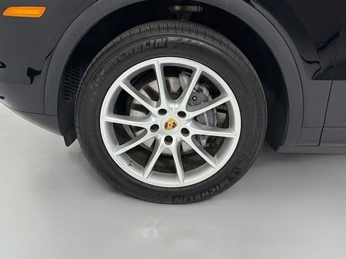 Certified 2019 Porsche Cayenne AWD/4WD image 34