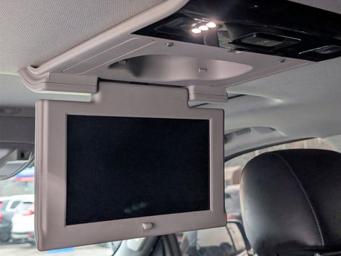 Used 2018 Cadillac Escalade Luxury image 25