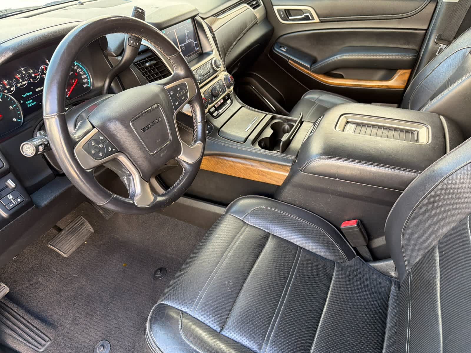 Used 2020 GMC Yukon XL Denali RWD image 11