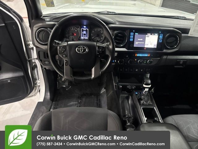 Used 2017 Toyota Tacoma TRD Off-Road AWD/4WD image 29