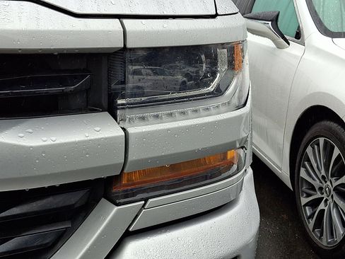 Used 2018 Chevrolet Silverado 1500 LT w/ All Star Edition image 8