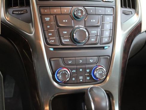 Used 2017 Buick Verano FWD image 19