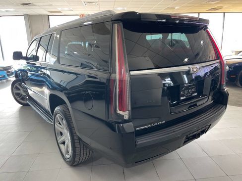 Used 2018 Cadillac Escalade ESV Luxury image 5