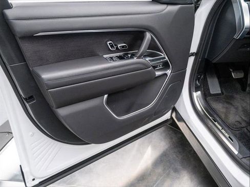 New 2025 Land Rover Range Rover SE image 29