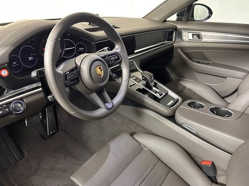 Certified 2022 Porsche Panamera 4 Platinum Edition image 4