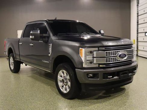 Used 2019 Ford F250 Platinum w/ Platinum Ultimate Package AWD/4WD image 1