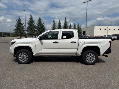Used 2025 Toyota Tacoma SR image 6