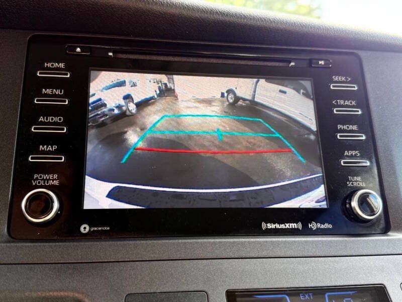 Used 2018 Toyota Sienna LE FWD image 16