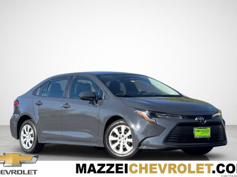 Used 2025 Toyota Corolla LE image 1