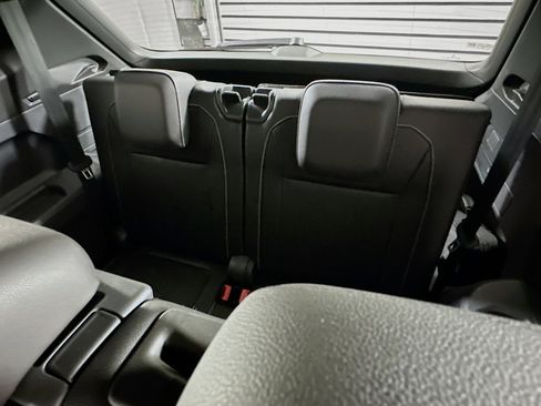 Used 2022 Volkswagen Tiguan SE R-Line image 28