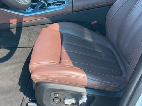 Used 2022 BMW X5 xDrive40i w/ M Sport Package AWD/4WD image 11
