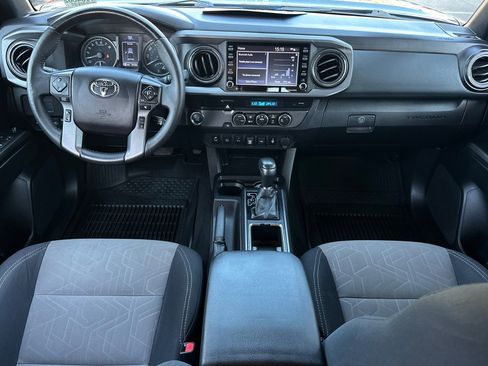 Used 2021 Toyota Tacoma TRD Sport w/ Technology Package image 12