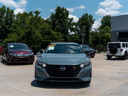 Used 2024 Nissan Sentra SV FWD image 2