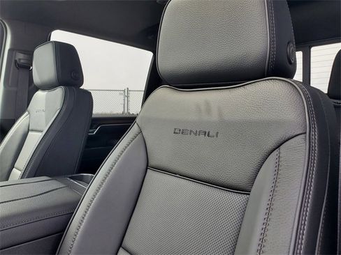 New 2025 GMC Sierra 2500 Denali w/ Denali Reserve Package image 7
