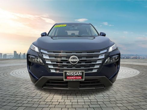 Certified 2025 Nissan Rogue SV FWD image 10