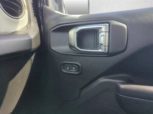 Used 2025 Jeep Wrangler Sport AWD/4WD image 23