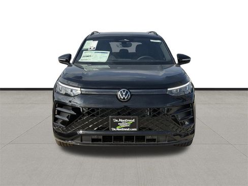 New 2026 Volkswagen Tiguan SE R-Line image 2