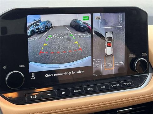 Used 2022 Nissan Rogue Platinum w/ Head-Up Display Package image 34