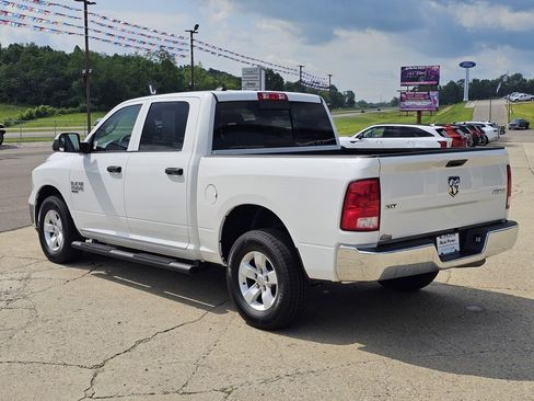 Used 2022 RAM 1500 Classic SLT w/ Electronics Group image 3