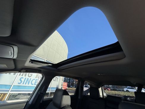 Used 2021 Honda CR-V Touring image 5