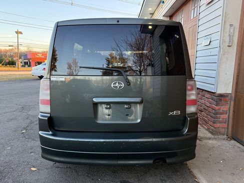 Used 2005 Scion xB image 4