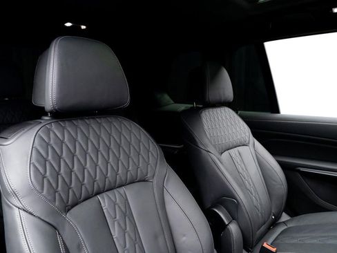 Used 2023 BMW X7 xDrive40i w/ Premium Package image 40