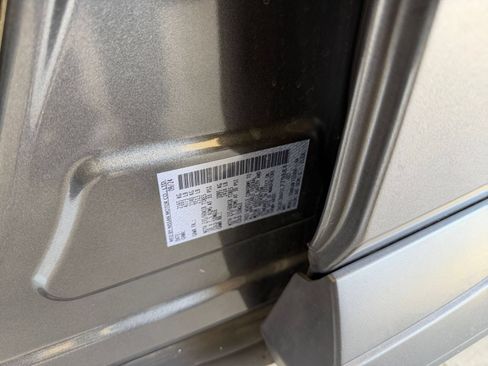 Used 2025 Nissan Rogue SV AWD/4WD image 31