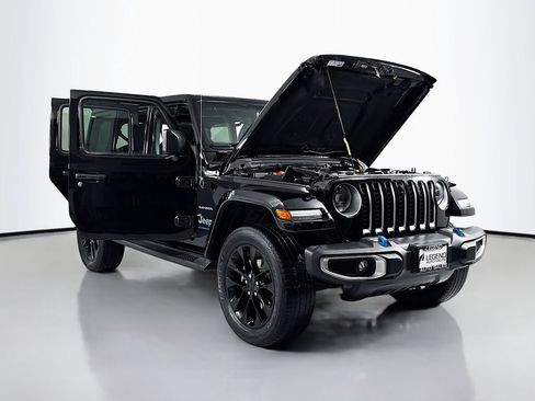 Used 2023 Jeep Wrangler Unlimited Sahara w/ Cold Weather Group image 27