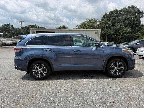 Used 2016 Toyota Highlander XLE w/ Protection Package #3 AWD/4WD image 8