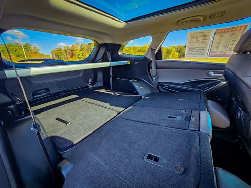 Used 2017 Hyundai Santa Fe SE w/ Cargo Package image 46