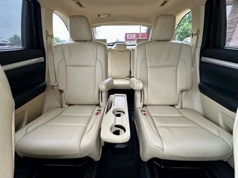 Used 2018 Toyota Highlander XLE FWD image 32