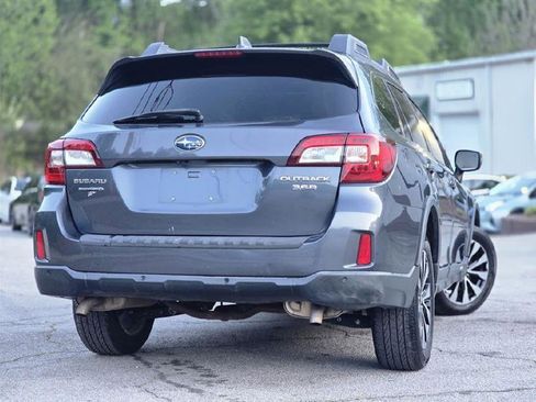 Used 2017 Subaru Outback 3.6R Limited image 3