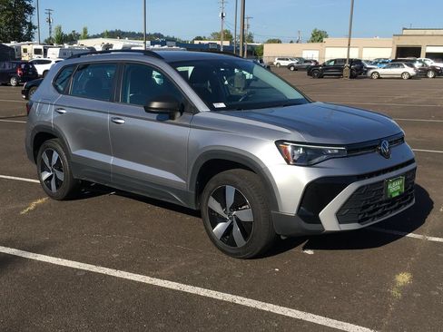 Used 2025 Volkswagen Taos S AWD/4WD image 9