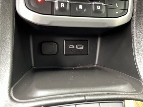 Certified 2023 GMC Acadia SLE w/ Driver Convenience Package AWD/4WD image 24