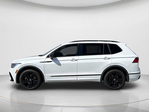 Used 2024 Volkswagen Tiguan SE R-Line FWD image 8