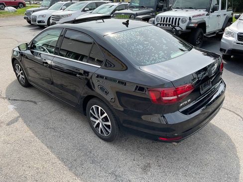 Used 2017 Volkswagen Jetta SE FWD image 7