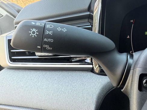 Used 2025 Toyota Camry LE image 27