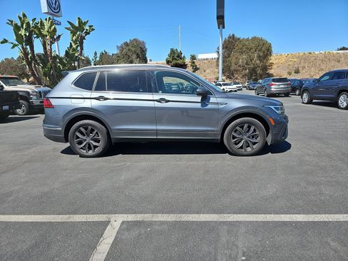 Used 2023 Volkswagen Tiguan SE FWD image 4