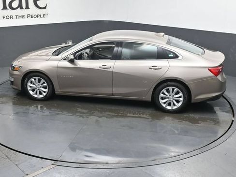 Used 2025 Chevrolet Malibu LT FWD image 42