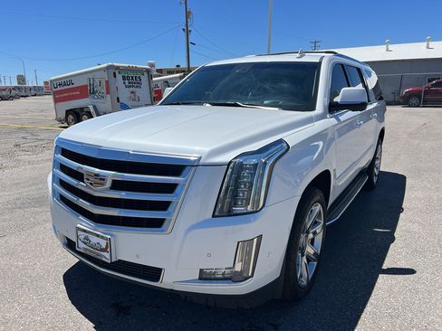 Certified 2019 Cadillac Escalade ESV Luxury AWD/4WD image 1