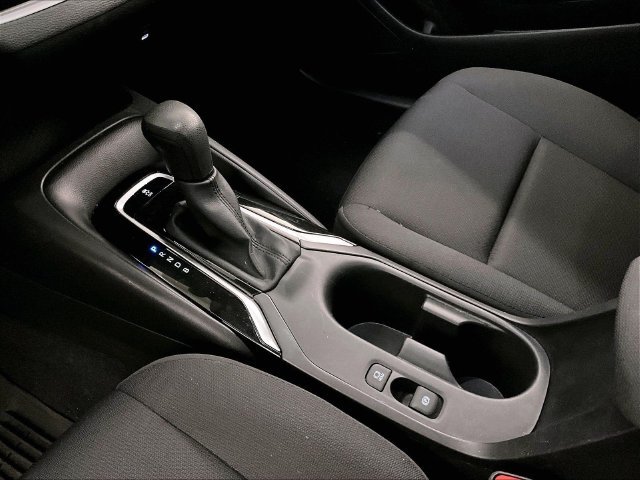 Used 2025 Toyota Corolla LE FWD image 16