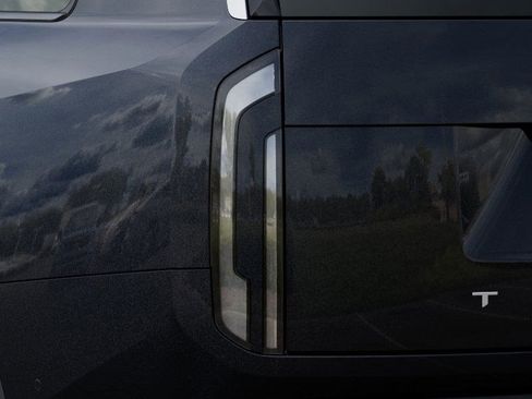 New 2027 Kia Telluride S image 12