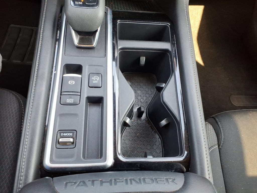Used 2024 Nissan Pathfinder SV FWD image 23