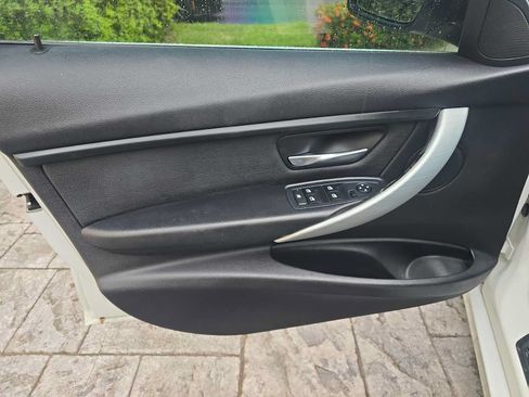 Used 2015 BMW 320i Sedan RWD image 13