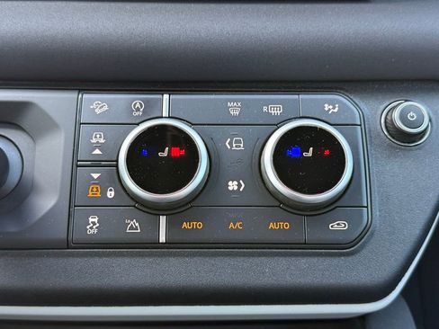 Used 2023 Land Rover Defender 110 X-Dynamic SE image 25